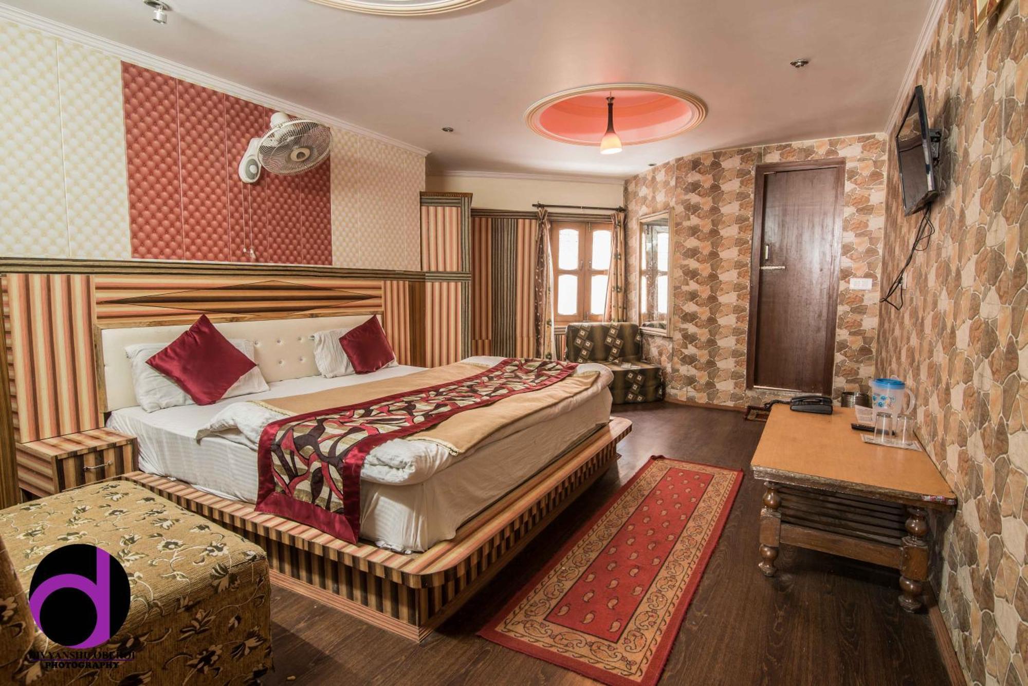 Moon Hotel Mallital, Near Nainital High Court Exterior photo
